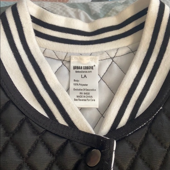 Vest - Picture 2 of 2